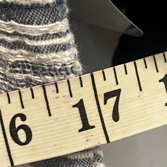 Blu Pepper Stitch Fix Gray Striped Tie Front Top Crop Crochet Sz M Open Back - Picture 8 of 8